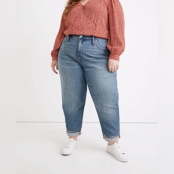 The Plus High-Rise Slim Boyjean in Neal Wash: TENCEL Denim Edition - Picture 3 of 6